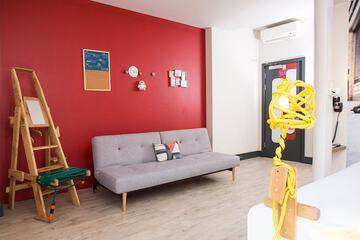Lobby lounge