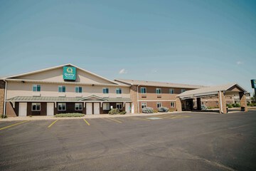 Quality Inn & Suites Watertown near Prairie Lakes Ice Arena
