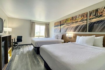 Days Inn by Wyndham Columbus IN