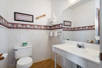 Room 201 of 212