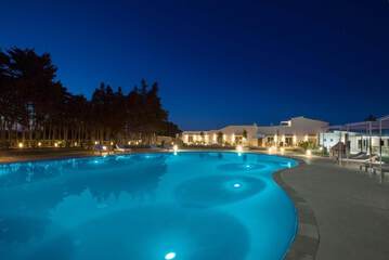 Infinity pool