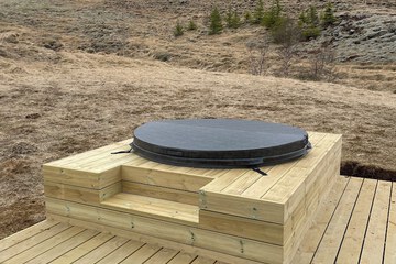 Private spa tub