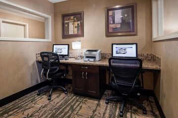 Business Center 31 of 31