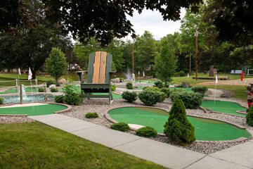 Mini-golf