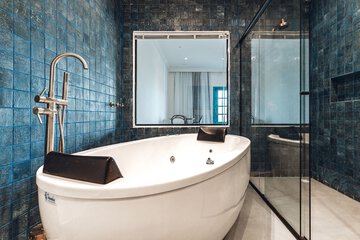 Jetted tub