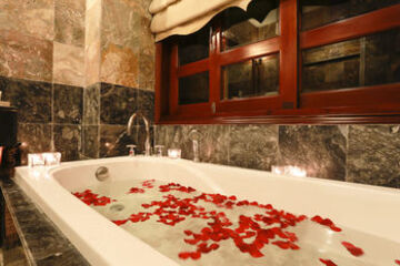 Deep Soaking Bathtub