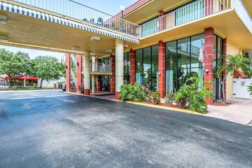 Quality Inn & Suites at Tropicana Field