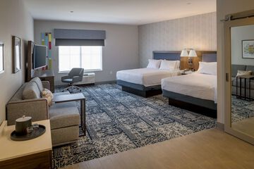 Room 15 of 33