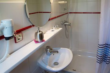Bathroom shower