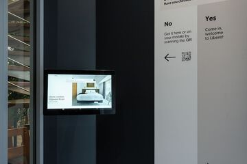 Check-in/check-out kiosk