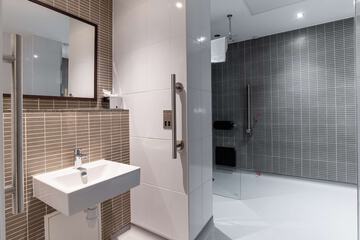 Bathroom shower