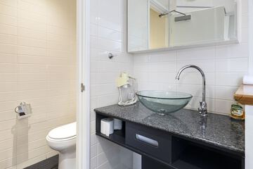 Bathroom amenities