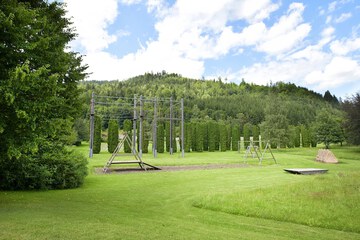 Ropes course (team building)
