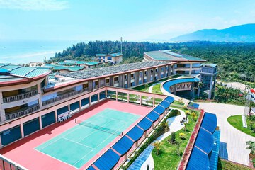 Tennis court