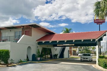 Red Carpet Inn