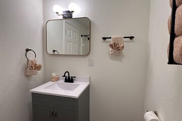 Bathroom sink
