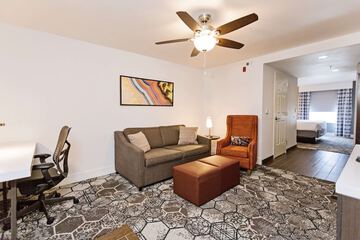 Room 33 of 75