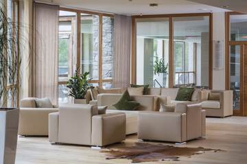 Lobby lounge