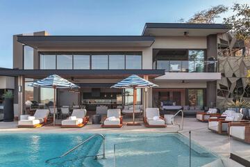 Private pool