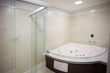 Private spa tub