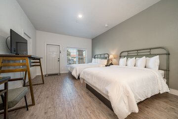 Room 169 of 211
