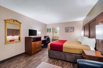 Room 5 of 18
