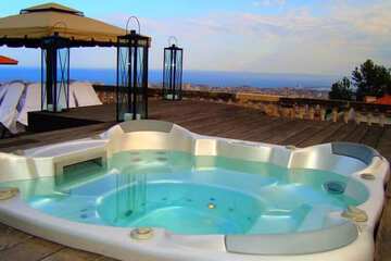 Jetted tub
