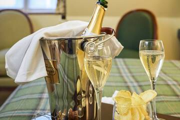 Champagne service