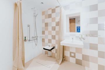 Bathroom shower