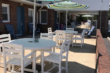 Pelican Point Motel