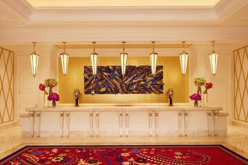 Check-in/check-out kiosk