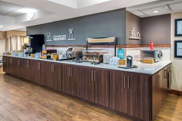 Breakfast/Coffee Service 35 of 43