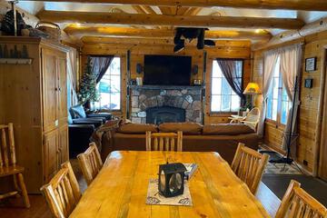 Shared lounge/TV area
