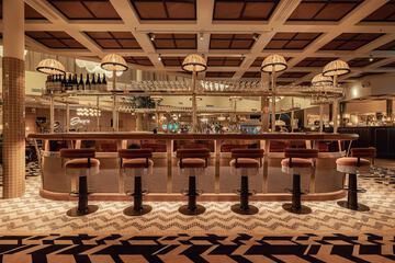Lobby lounge