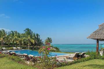 Infinity pool