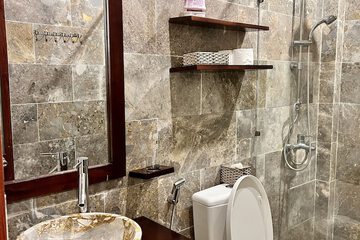 Bathroom amenities