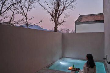 Private spa tub