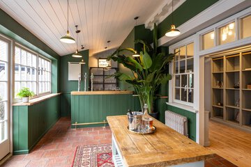 Snack bar