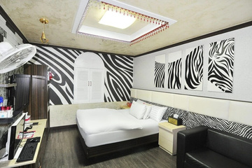 hotel_rooms
