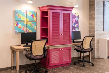 Business Center 43 of 43