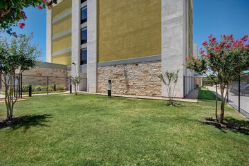 Pet-friendly amenities