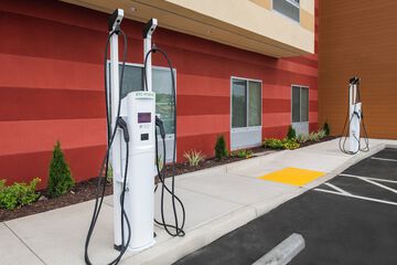 Electric vehicle charging station
