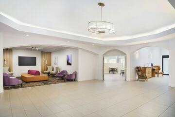 Lobby lounge