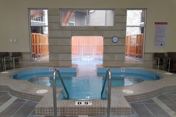 Indoor/outdoor pool