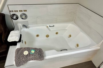 Jetted tub
