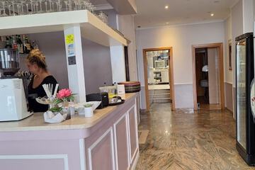 Snack bar