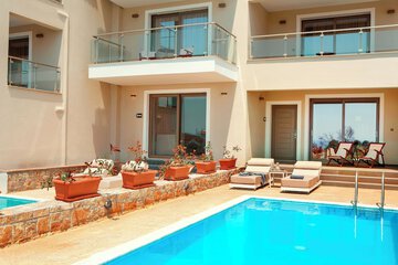 Private pool