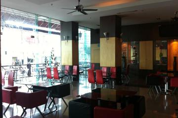 Coffee Shop or Cafe