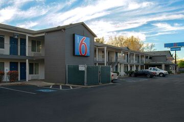 Motel 6 Yakima WA Downtown