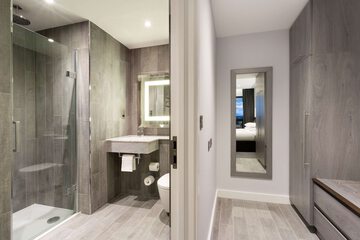 Bathroom shower
